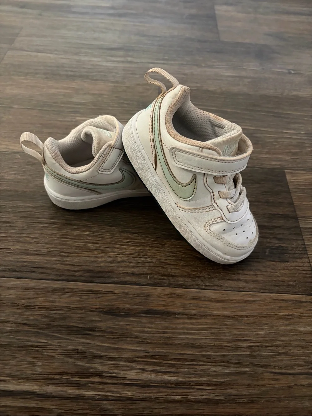 Toddler White & Teal Activewear Nike Court Borough Low Size 7C